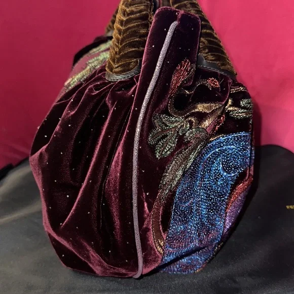 Fendi squirrel embellished velvet spy bag rare limited edition handbag hobo - Picture 6 of 16